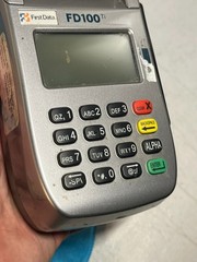 First Data FD100Ti Credit Card Terminal Reader No Cords Works