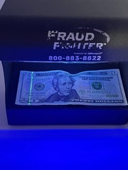 UVeritech UV-16 FRAUD FIGHTER Counterfeit Detection Scanner