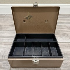 Vintage Rockaway Metal Prod. Metal Cash Lock Box 7 Slot Tray Made in USA