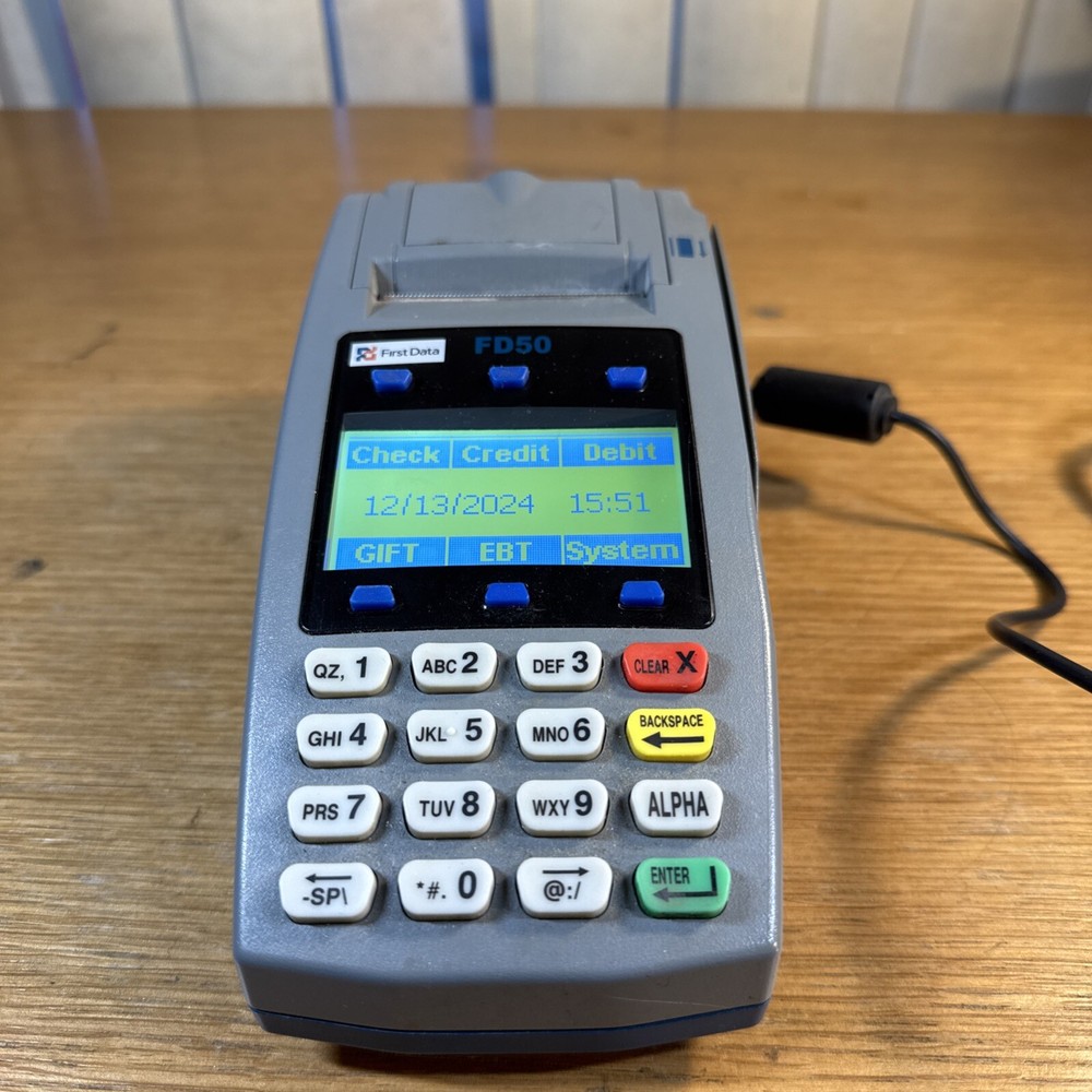 First Data FD50 Credit Card Terminal With Power Cords – Excellent