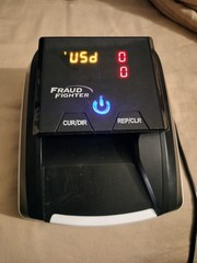 Uveritech Fraud Fighter CT-250 Desktop Counterfeit Bill Detector w/ AC + Battery