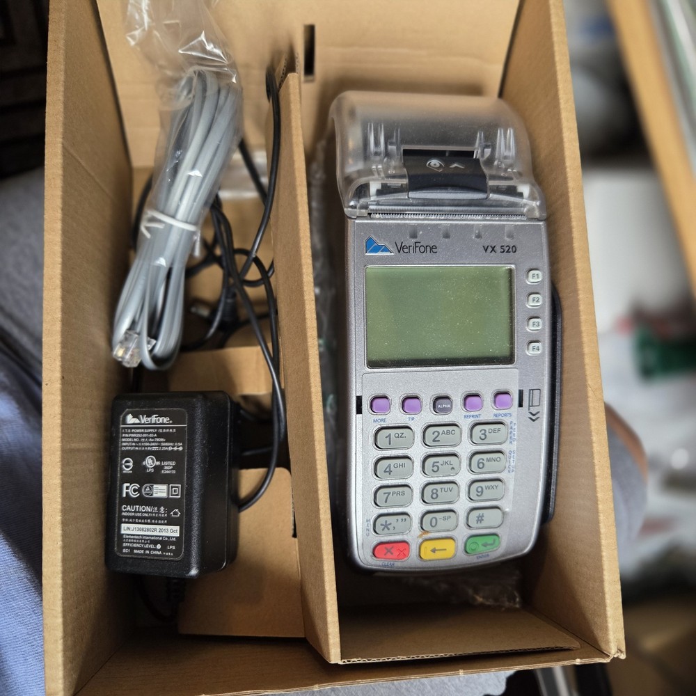 EUC VeriFone Vx520 EMV NFC Credit Card Machine #M252-653-A3-NAA-3