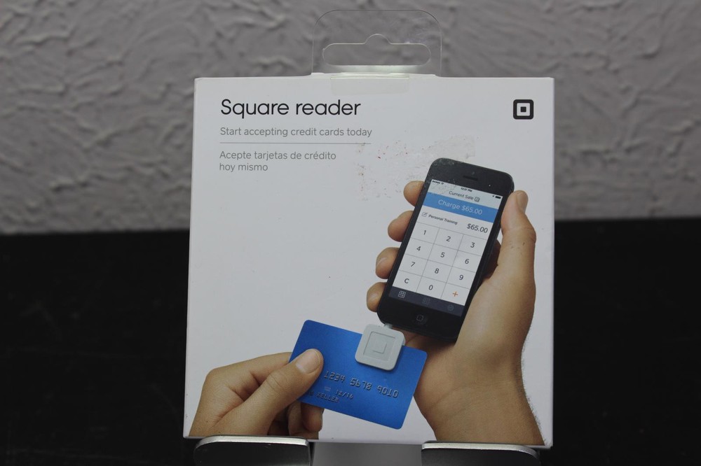 Square Reader for Magstripe (For Headphone Jack)-White SKU-0033 NEW SEALED