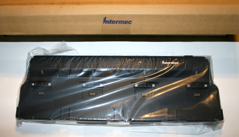 New in Box NIB Intermec AC14 Quad Battery Pack Charger for CN3 / CN4 852-065-101