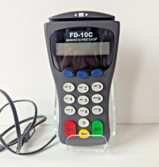 First Data Pin Pad Credit Card Terminal Reader W/USB Cord & Holder FD-10C Works