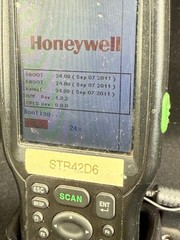 2 Honeywell Dolphin 6500LP12211E0H Barcode Scanners With Charging Dock