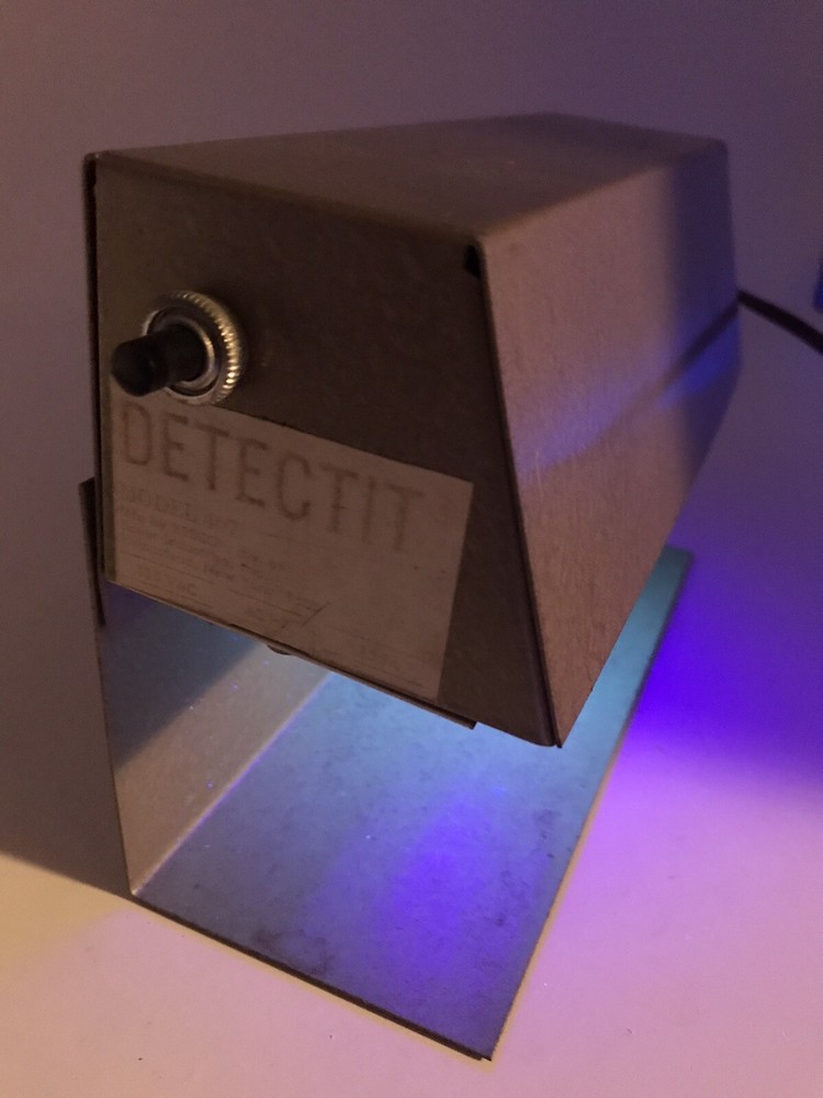 Vintage 1970s Detect-It Model 407 Counterfeit Bill Detector Black Light – WORKS!
