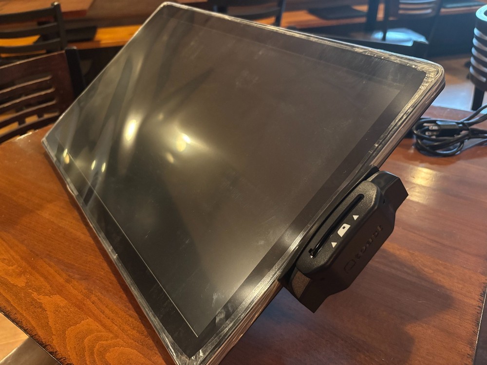 ELO Touch Kiosk ESY2211 New in Box Part E611675 Touch Screen POS / Self Ordering
