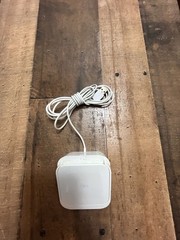 Square Contactless and Chip Card Reader with S7 Charging Dock
