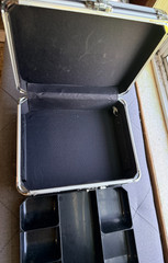 Vaultz Metal Locking Cash Box w/ Combination Lock & Handle 8 x 10&Prime;, Lightly Used
