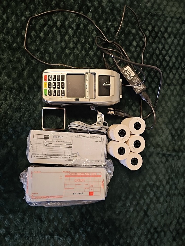 FIRST DATA FD130 Credit Card Reader w/Printer, Paper Roll & AC Adapter