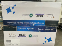 Controltek CNK525520 6.8 x 11 x 10 in. Bill Counter