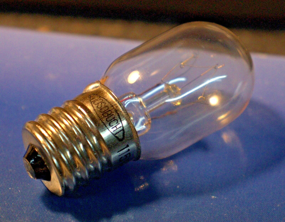 MICROSCOPE BULB LAMP 8611- HOSOBUCHI 115V 15W – CLEAR