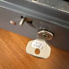 Steelmaster Vintage Cash Box with Latch & 1 Key