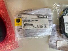 Honeywell Xenon 1902 Wireless QR Barcode Scanner w/CCB12-010BT Base & Cable NIB