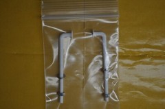 TOSHIBA KR4 SCREWS KIT (INCLUDES 2 WASHERS, NUTS & NILON SCREW) PN 39Y3515