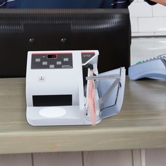 V10 Portable Money Counting Machine with Advanced Anti-Counterfeit Detection
