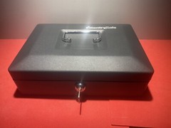 Sentry – ( Safe Cash Box) with Key ( Great Condition)