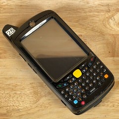 Motorola Wireless 3.5&Prime; Touchscreen Mobile Computer Handheld Barcode Scanner
