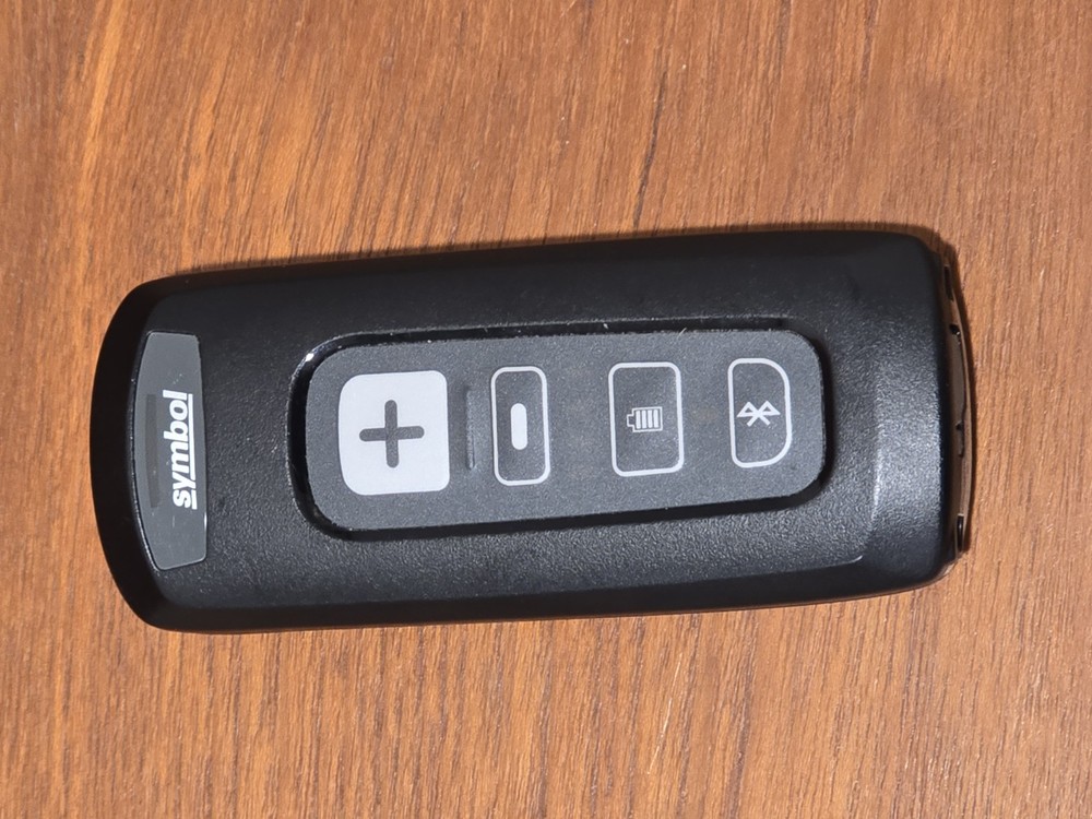 Zebra Symbol CS4070 Bluetooth Barcode Scanner CS4070-SR00004ZMWW w/ USB