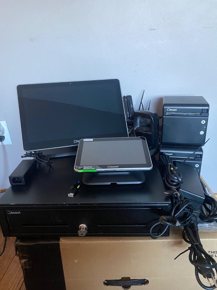 Toast POS System 14&Prime; TOUCHSCREEN, Card Reader, ROUTER, 2 PRINTERS, CASH DRAWER
