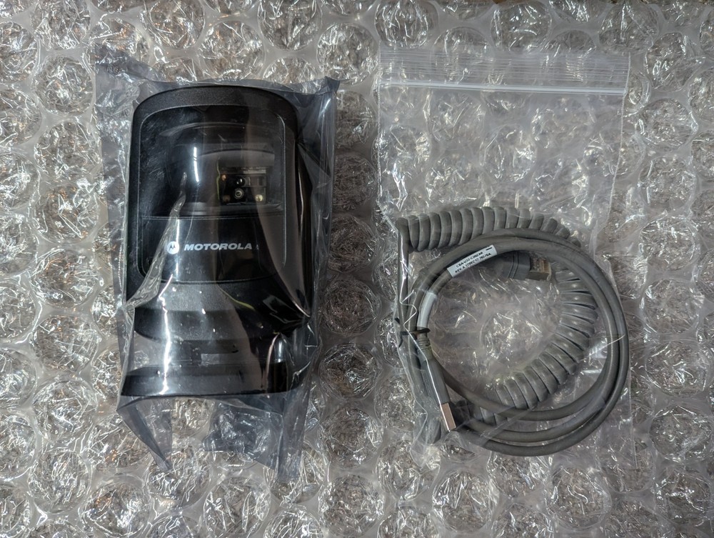 Motorola DS9208 2D Barcode Scanner + CBA-U21-S07ZAR cable
