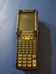 Motorola/Symbol MC9090-KU0HJEFA6WR Mobile Computer Scanner w/ Cradle + Batteries