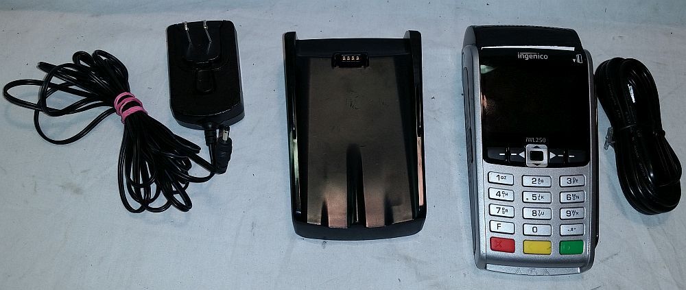 INGENICO iWL250 Credit Card Terminal With iWL200 Charging Station + ac power ada